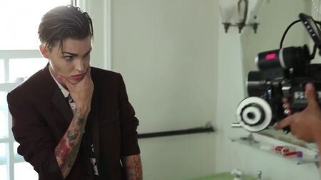 Ruby Rose Çıplak Poz Verdi - Orange Is The New Black