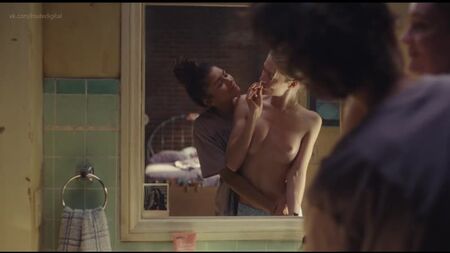 Hunter Schafer Çıplak - Euphoria 1. Sezon 1. Bölüm (2020) HD 1080p Çevrimiçi İzle / Hunter Schafer - Euphoria