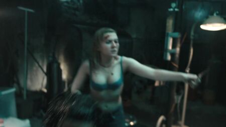Abigail Breslin'in Seksi Görüntüleri - The Call (2013)