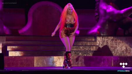 Nicki Minaj - Made In America'da Göğüs Açıklığı (Eylül 2018) Çevrimiçi İzle / Ники Минаж