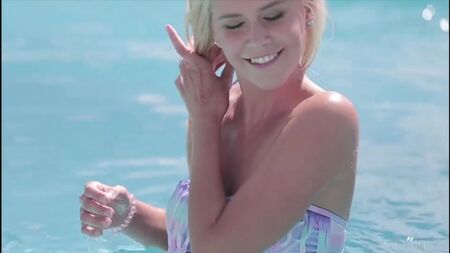 Tracy'nin Met-Art'tan bir çıplak videosu