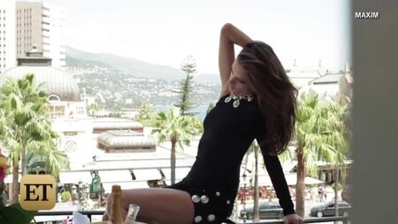 Alessandra Ambrosio, Ma dergisinin kapağında tamamen çıplak poz verdi
