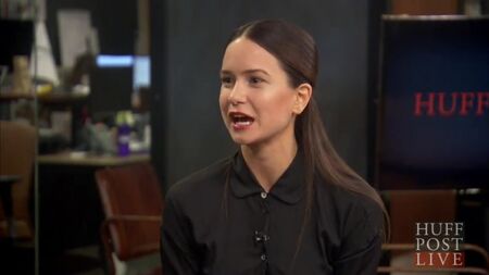 Katherine Waterston, Inherent Vice’daki Eğlenceli Çıplak Sahnesini Anlatıyor - WOW.com