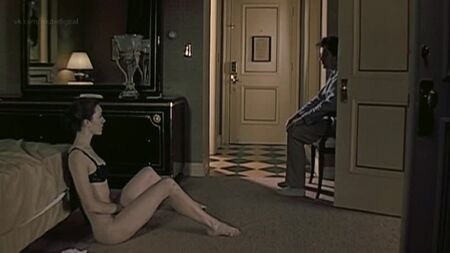 Molly Parker Çıplak - Dünyanın Merkezi (2001) HD 720p Çevrimiçi İzle