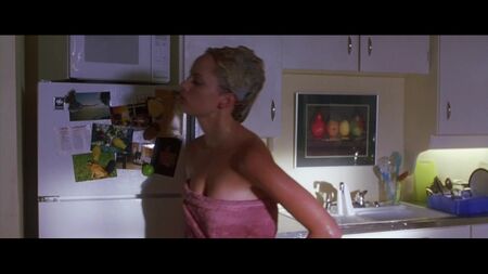 Marley Shelton'ın Seksi Görüntüsü - Valentine (2001)