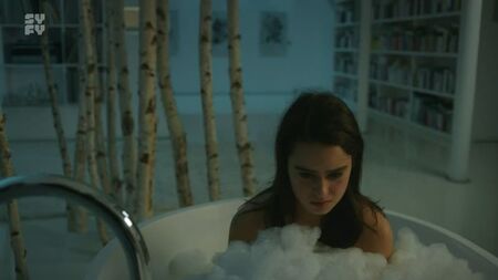 Rosabell Laurenti Sellers Çıplak (örtülü) - Spides 1. Sezon 7. Bölüm (2020) HD 1080p Çevrimiçi İzle / Rosabell Laurenti Sellers - Spides