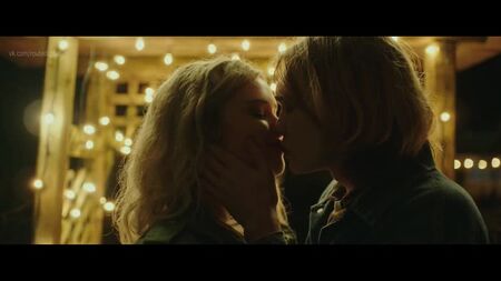 Katherine Langford - Spontaneous (2020) HD 1080p Çıplak mı? Seksi! Çevrimiçi İzle / Кэтрин Лэнгфорд - Спонтанность