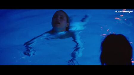 Paz de la Huerta, Dianna Agron Çıplak - Bare (ABD 2015) 720p Çevrimiçi İzle / Paz de la Huerta, Dianna Agron - Çıplak