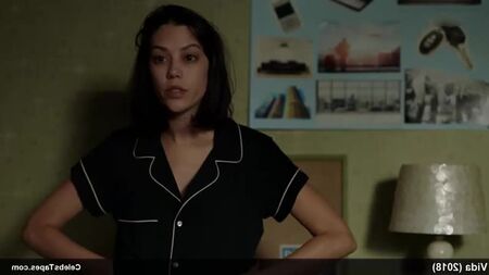 Melissa Barrera’nın Vida (2018) Filmindeki Çıplaklık ve Lezbiyen Seks Sahneleri