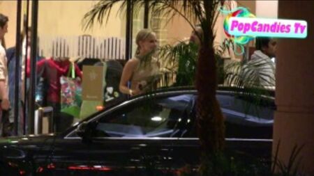Julie Benz ve Rich Orosco, Beverly Hills'te hayranlarıyla buluştu