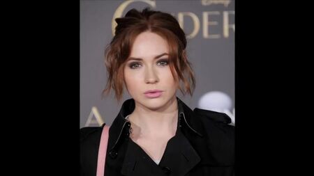 Karen Gillan'a seksi bir övgü