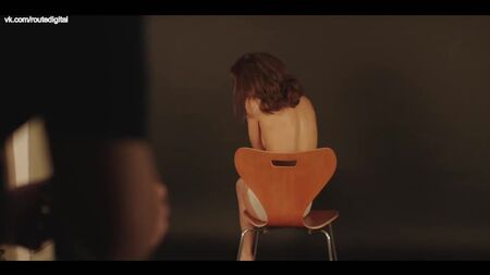 Sophie Cookson Çıplak (örtülü) - Christine Keeler'ın Davası (2019) 1. Sezon 2-4. Bölüm HD 1080p Çevrimiçi İzle