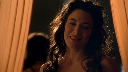 Spartacus'tan Jaime Murray'in çıplak sahneleri HD 720p