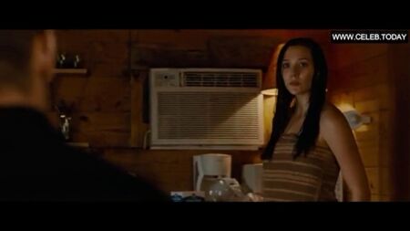 Elizabeth Olsen - Açık Seks Sahneleri - Büyük Göğüslü Üstsüz - Oldboy (2013)