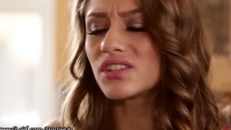 Güzel üvey anne üvey kızı yalama kedi yaptı