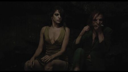 Eva Mendes Çıplak - Holy Motors (2012) HD 1080p Çevrimiçi İzle / Eva Mendes - Holy Motors