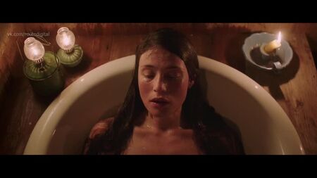 Gemma Arterton, Gugu Mbatha-Raw Çıplak - Summerland (2020) HD 1080p Çevrimiçi İzle / Gemma Arterton, Gugu Mbatha-Raw - Sonsuz Yaz