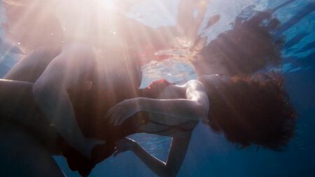 Mumbi Maina, Tina Desai, Jamie Clayton Çıplak - Sense8 (2017) 2. Sezon 5. Bölüm HD 1080p Web