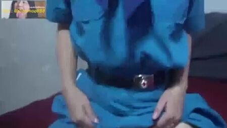 Üniformasıyla sikilmek istiyor, ben de ona istediğini vereceğim. Amcığı çok sıkı. (MP4_High_Quality).mp4