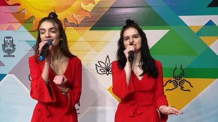 Polina Şaimova ve Anastasia Vasyukova ikilisi, "Bu Sadece Bir Savaş" adlı şarkı, GBOU "TSEK"