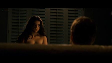 Summer Bishil ("Nothing Is Private", 2007) filmindeki ateşli sahneleri