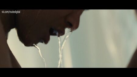Zoe Saldana Çıplak - Colombiana (2011) HD 1080p Çevrimiçi İzle