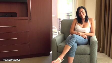 Olgun bir anneyi birkaç kez orgazma ulaştırdı, anne POV seks porno sikiş kadın orgazm büyük göğüslü kalın kıvrımlı milf olgun (Sıcak ve Azgın)