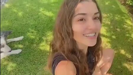 "Kapımı Çal" dizisinin oyuncuları, diziyi izledikleri için izleyicilere farklı dillerde teşekkür ediyor