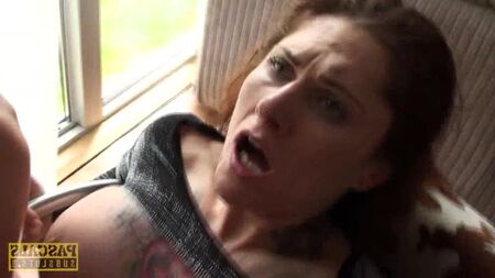 Tallulah Tease Giddee-up! Sallanan Sandalyede Anal Seks