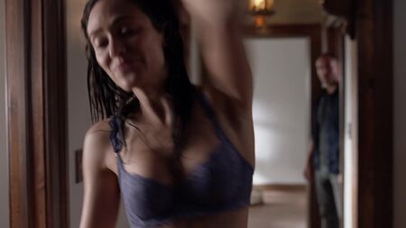 Emmy Rossum Çıplak, Emma Rose Kenney, Sammi Hanratty, v - Shameless 8. Sezon 8. Bölüm (2017) 1080p