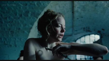 Emma Stone Çıplak - The Favourite (2018) HD 1080p Çevrimiçi İzle / Emma Stone - The Favourite