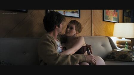 India Menuez, Grace Van Patten vb. - Under the Silver Lake (2018) HD 1080p Çıplak mı? Seksi! Çevrimiçi İzle