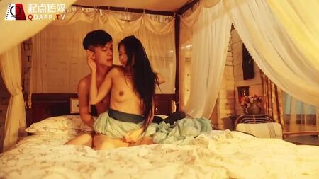 Qidian Media Sex Vision Media XSJ 020: Garip Şekilde Aşağılık Üç Krallık: Yatakta Oyun Oynamak ve Ok Ödünç Almak