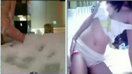 Camfrog perisi Nong Ammiya son derece seksi