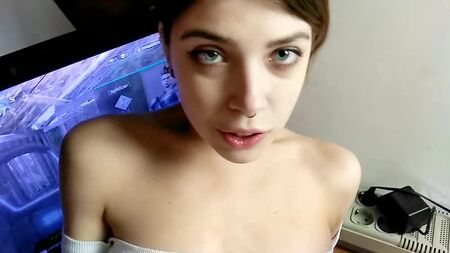 MihaNika69 - [PornHubPremium] - Kız arkadaşı Apex Legends oynarken onu becerdi ¦ Yüzüne boşalma (POV) - 1080p