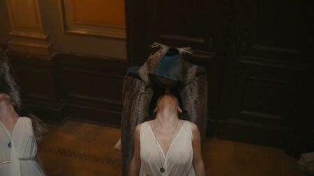Liv Lisa Fries, Hannah Herzsprung, vb. - Babylon Berlin 3. Sezon (2020) Liv Lisa Fries, Hannah Herzsprung, Leonie Benesch - Babylon Berlin