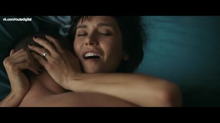 Nina Dobrev - Lucky Day (2019) 1080p WEB Çıplak mı? Seksi! Çevrimiçi İzle / Nina Dobrev - Sipariş Üzerine Katil
