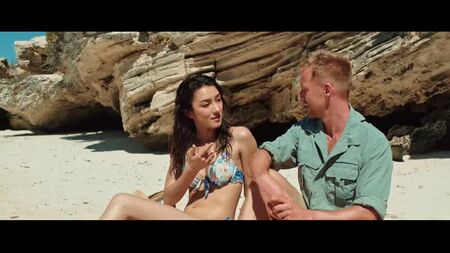 Natasha Liu Bordizzo, Lucy-Rose Leonard - Çıplak Gezgin (2019) HD 1080p Çıplak mı? Seksi! Çevrimiçi İzle