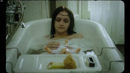 Olivia Cooke Çıplak - The Quiet Ones (2014) HD 1080p Çevrimiçi İzle / Olivia Cooke - Deney: Kötülük
