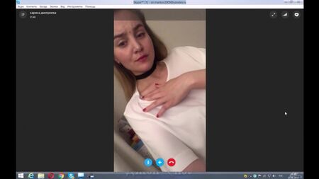 Rus çıplak kız Skype'ta göğüslerini ve vajinasını gösteriyor Moskova