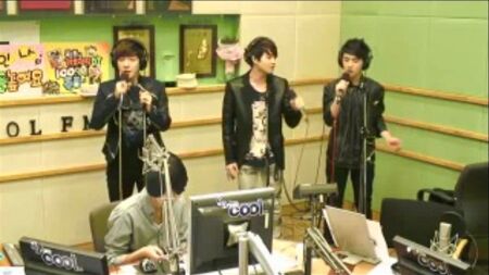 120514 EXO-K, 89.1 KBS Cool FM'de Hong Jin Kyung [Tam]