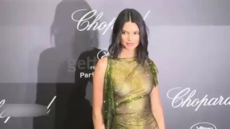 Kendall Jenner Çıplak - Cannes (Mayıs 2018)