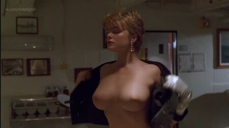Erika Eleniak Çıplak – Under Siege (1992) HD 1080p Çevrimiçi İzle / Erika Eleniak – Siege