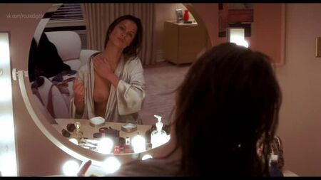 Rhona Mitra Çıplak - Hollow Man (2000) HD 1080p Çevrimiçi İzle / Рона Митр - Невидимка