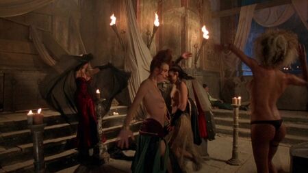 Adriana Butoi, Desiree Malonga, Simon Petric, Jennifer Lyons, Kommerina Deyoung Çıplak - Transylmania (2009) HD 720p