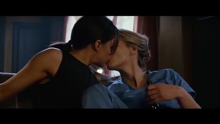 Michelle Rodriguez'in NEMESI'deki ateşli lezbiyen öpüşme sahnesi (4K ULTRA HD)