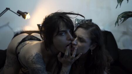 JOI: İki Seksi Porno Yıldızı ile Dread Hot