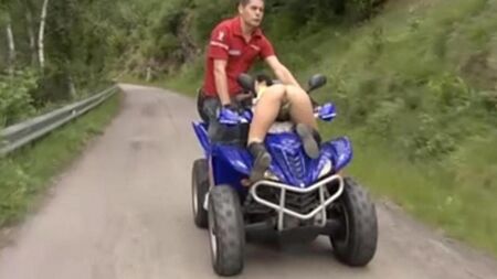 Çok ilginç yerlerde lanet düzenlediler