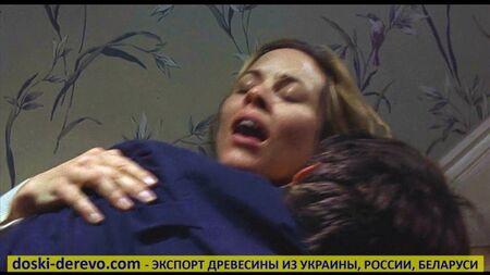 Filmlerden erotik sahneler (18+) - "Haklı Şiddet" filminde merdivenlerde seks