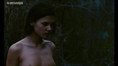 Virginie Ledoyen Çıplak - Soğuk Su (Fransa, 1994) HD 1080p Blu-ray Çevrimiçi İzle